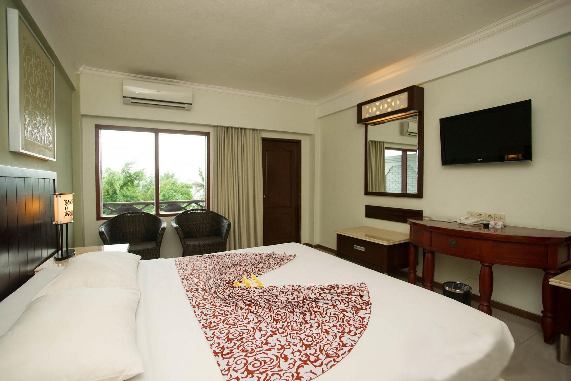 Kuta One Party Hotel מראה חיצוני תמונה