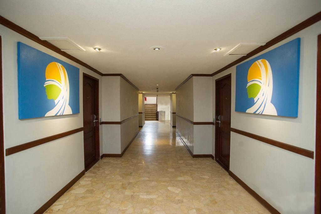 Kuta One Party Hotel מראה חיצוני תמונה