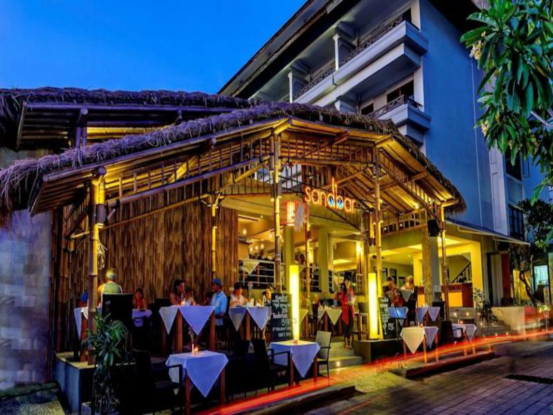 Kuta One Party Hotel מראה חיצוני תמונה